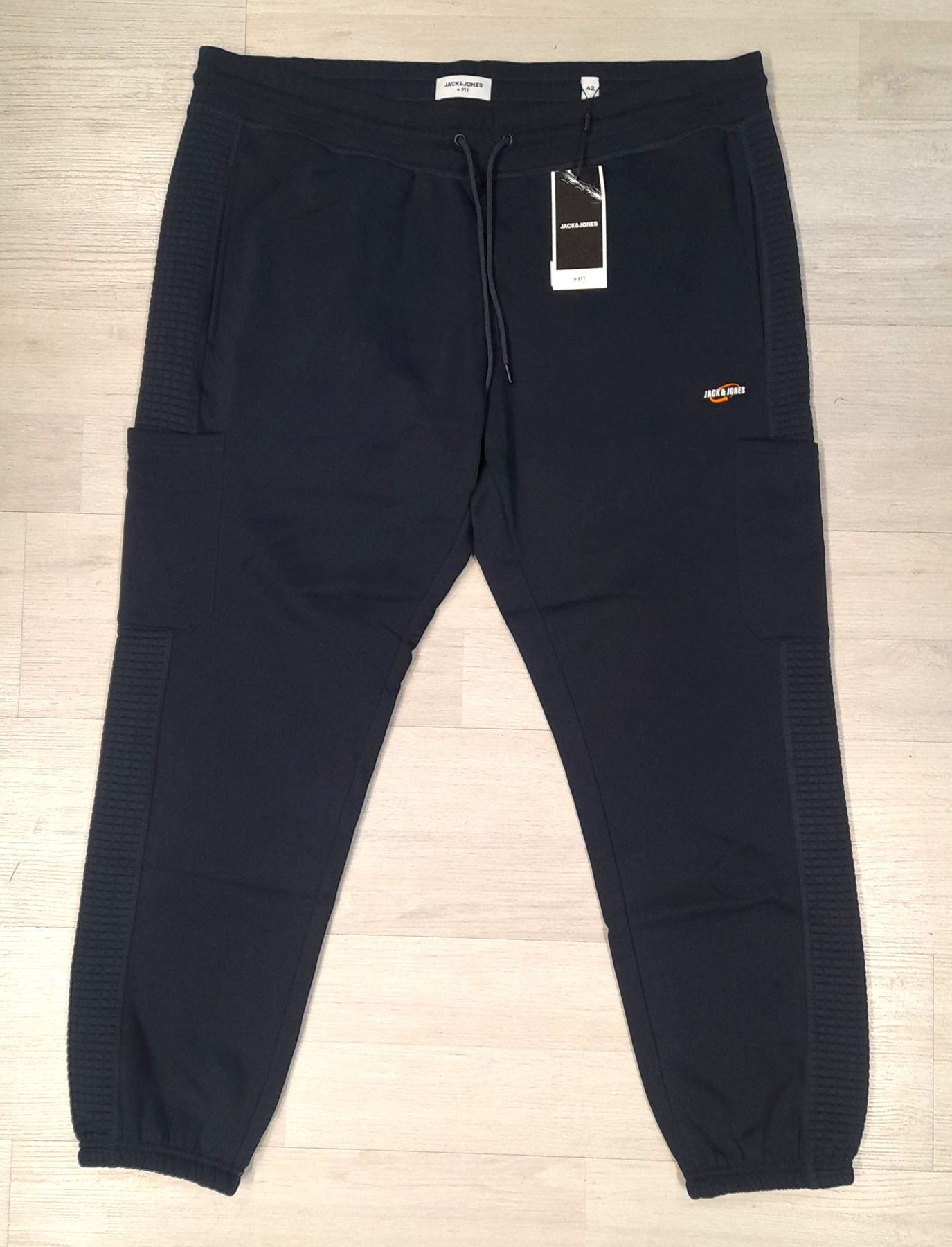 Pantaloni tuta Jack&Jones articolo 12248117