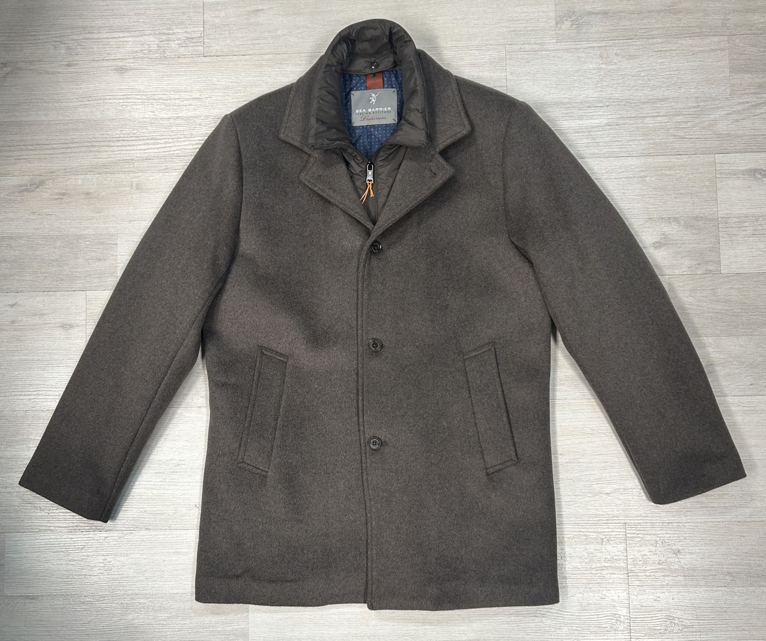 Cappotto Uomo Sea Barrier – Eleganza e Comfort per la Stagione Invernale