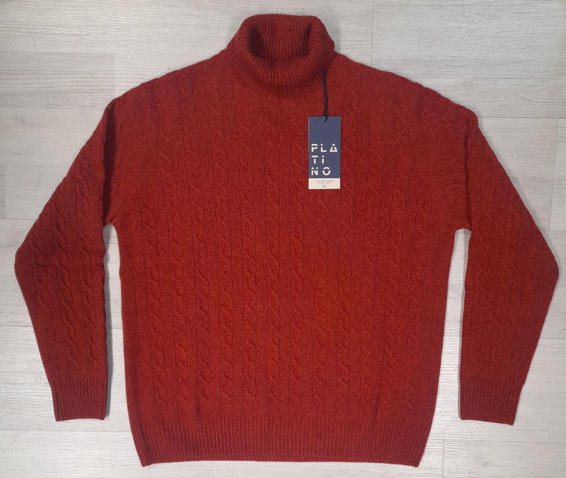Lupetto con lavorazione treccia Platino articolo ALEXMOU