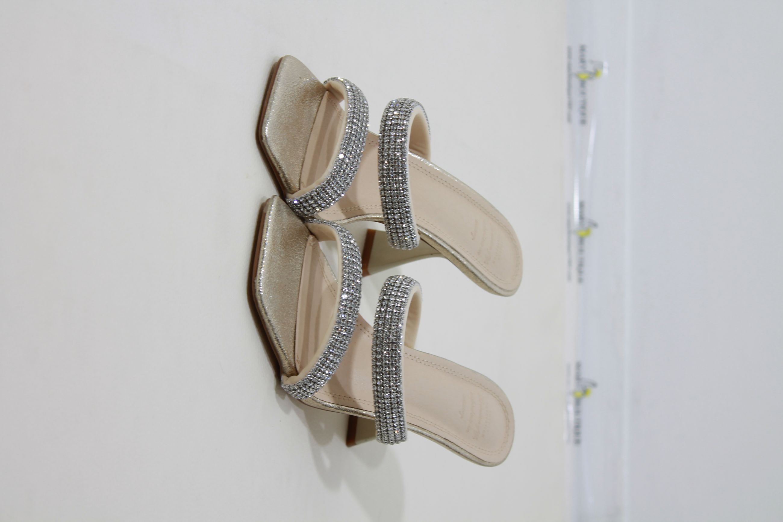 TWENTY FOURHAITCH SADIRA