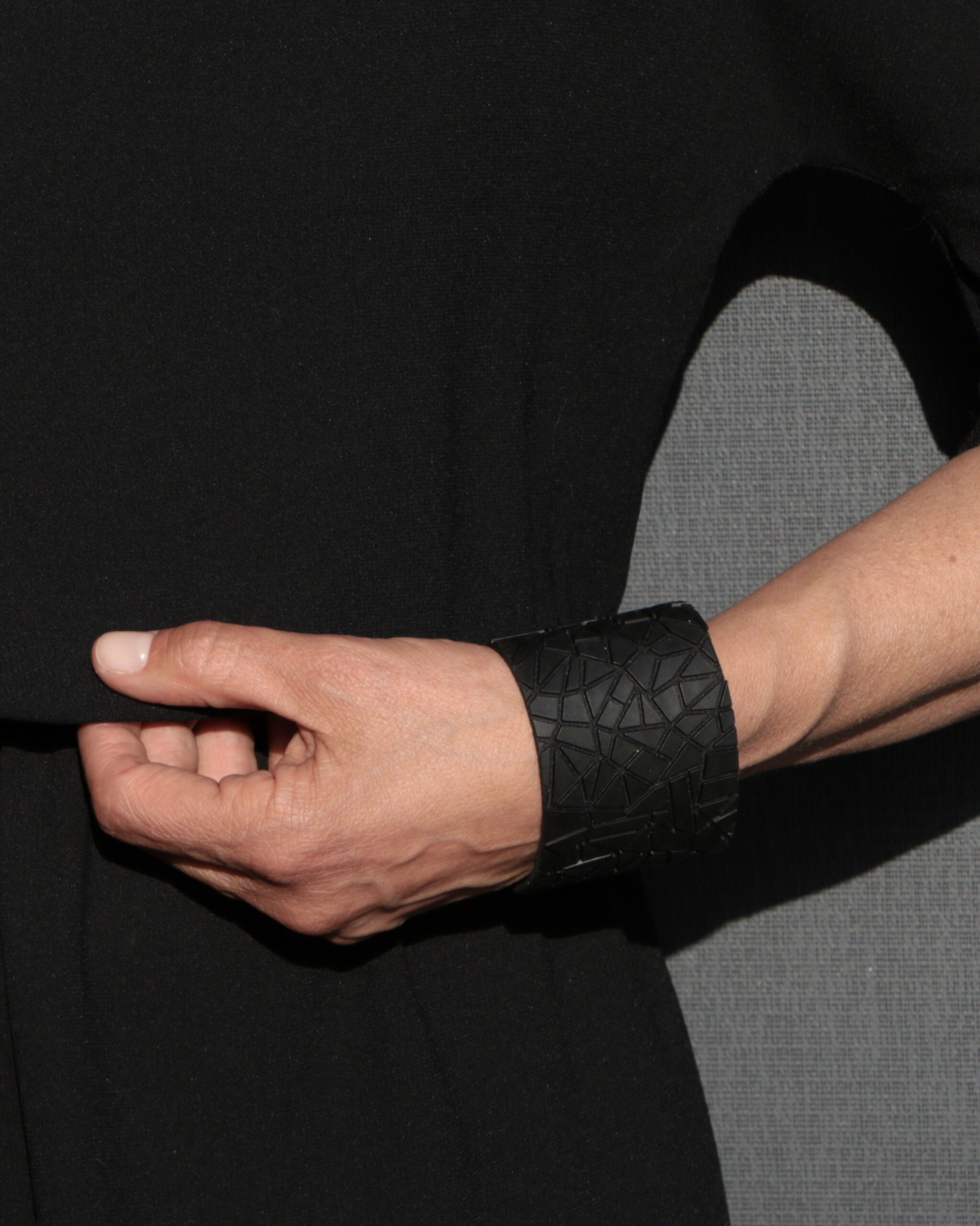 ELLESANTI cretto nero