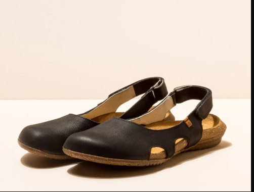 el naturalista N413 PLEASANT BLACK / WAKATAUA