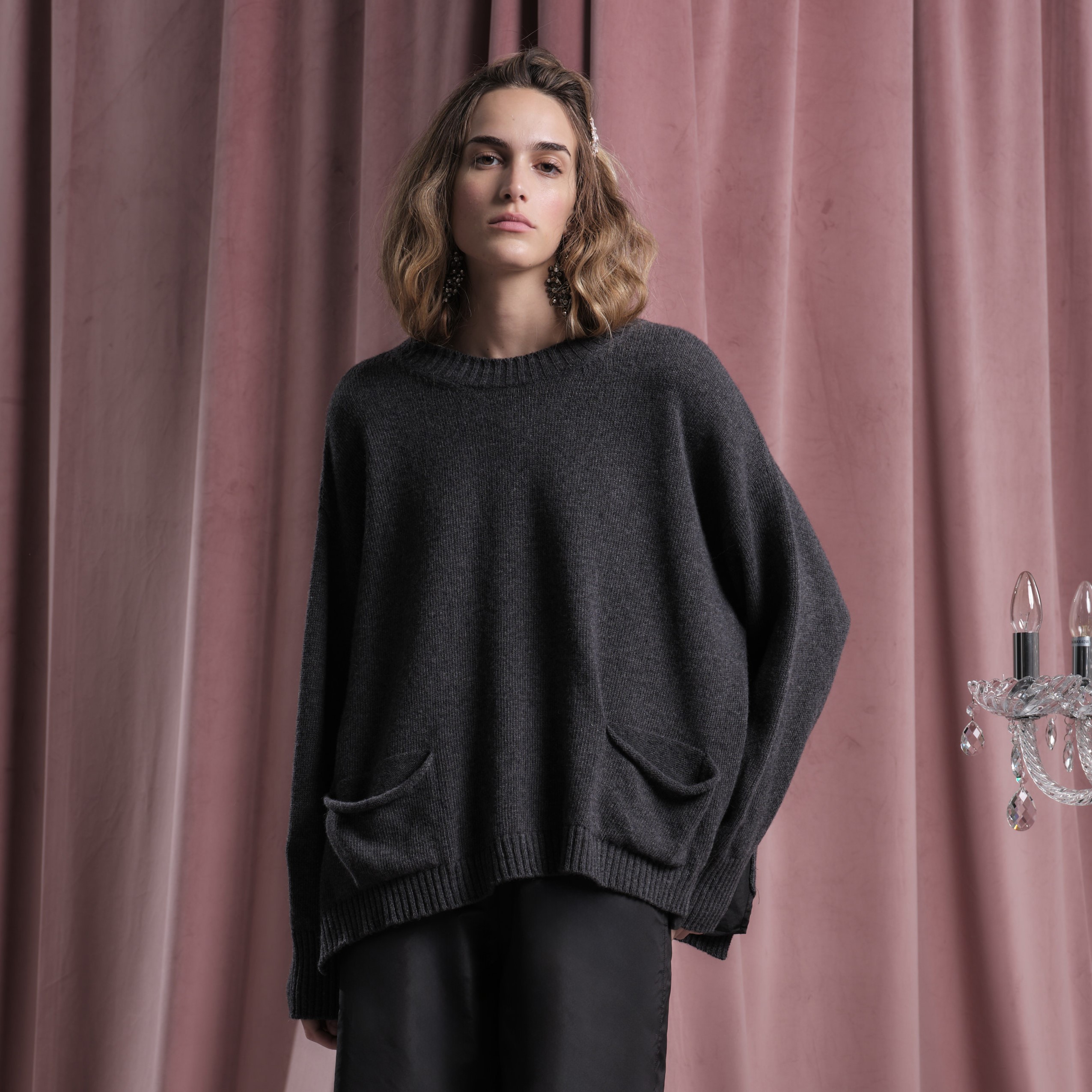 floor MAGLIA GIROCOLLO  nera CON TASCHE E INSERTI TAFFETA'