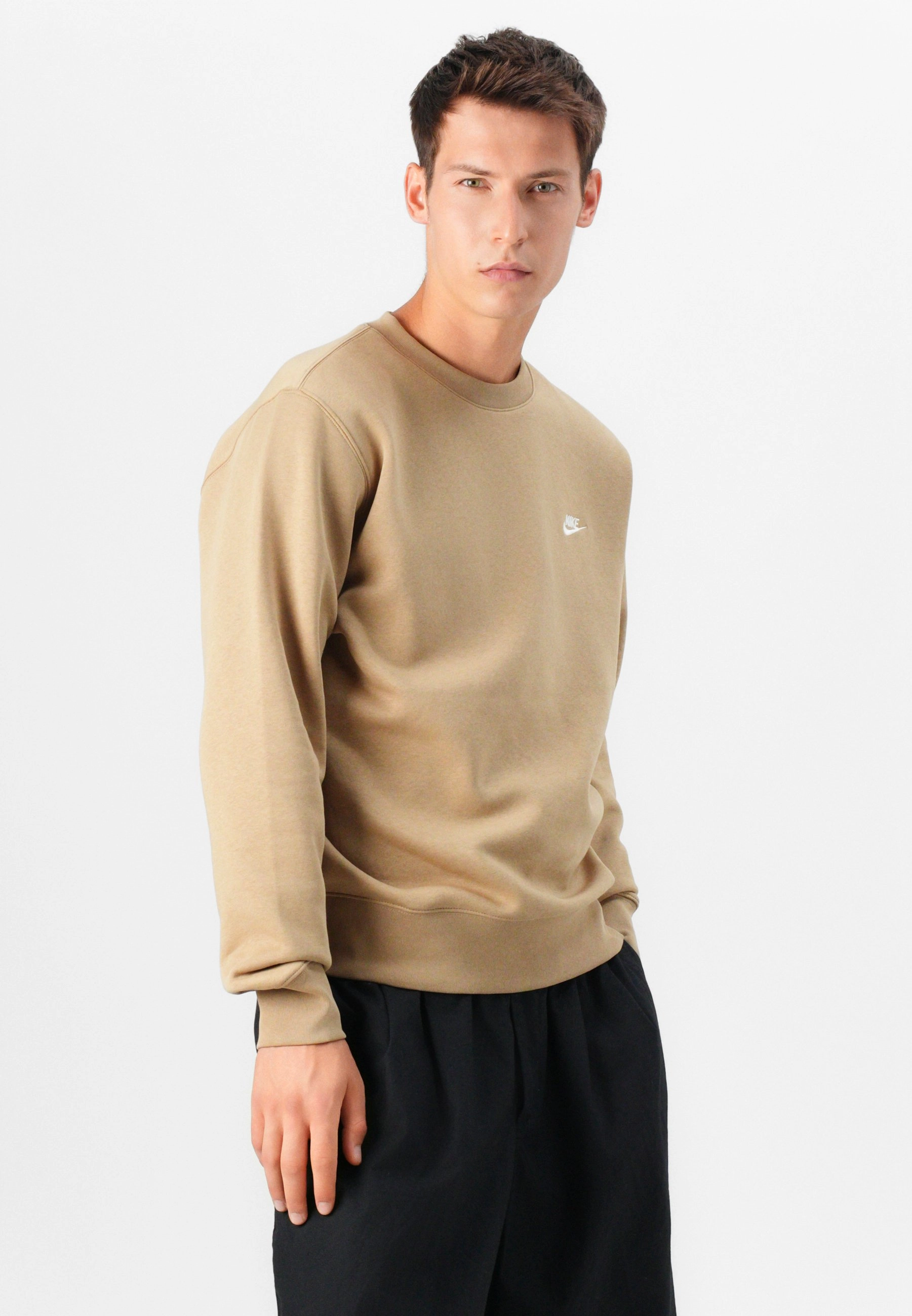 NIKE FN3886