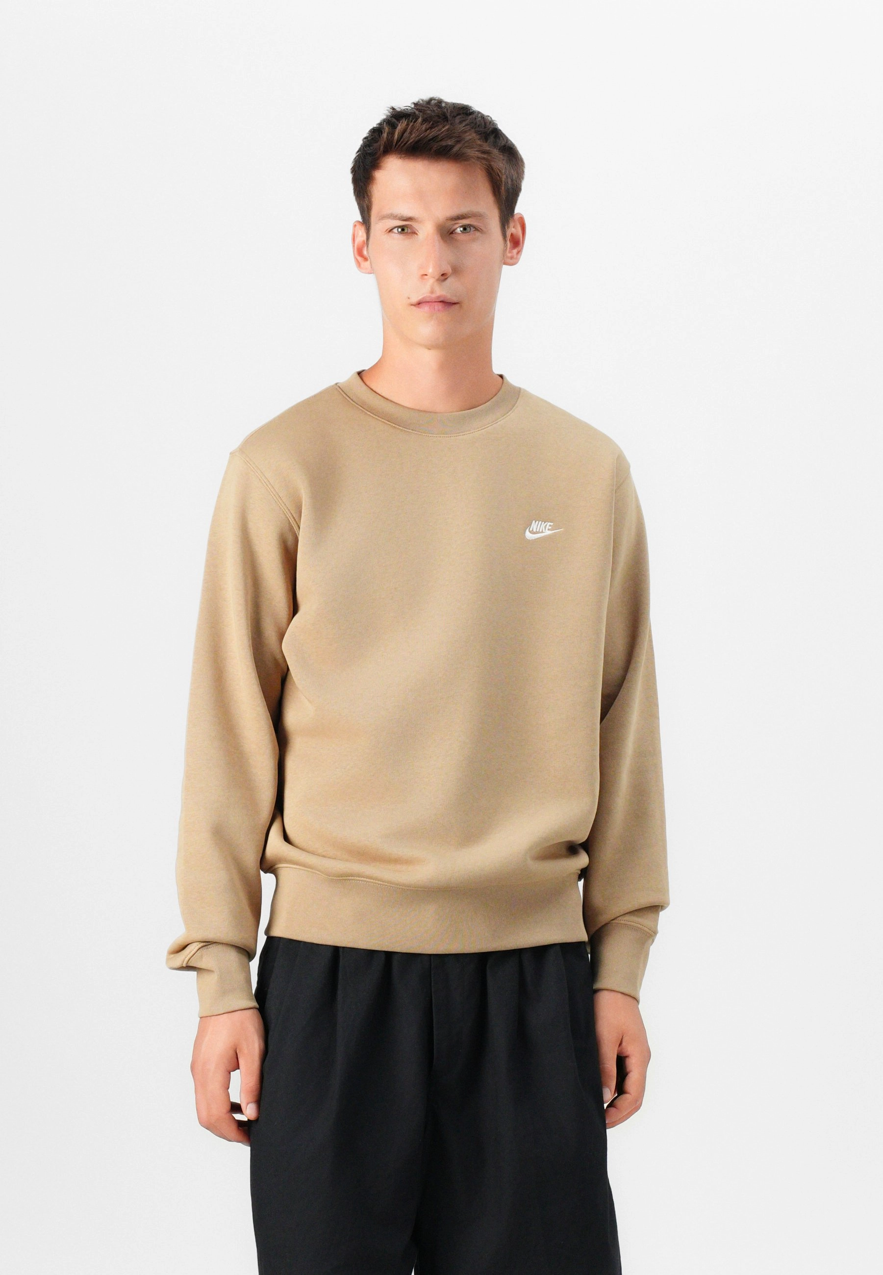 NIKE FN3886
