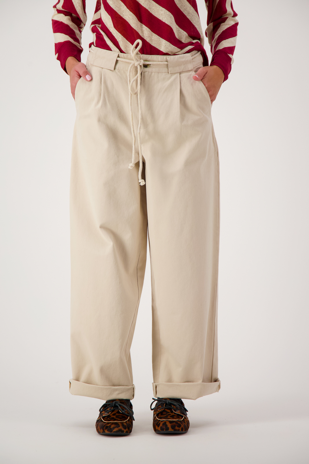 LEON & HARPER PARWIN  TCH4 PLN+OFF WHITE