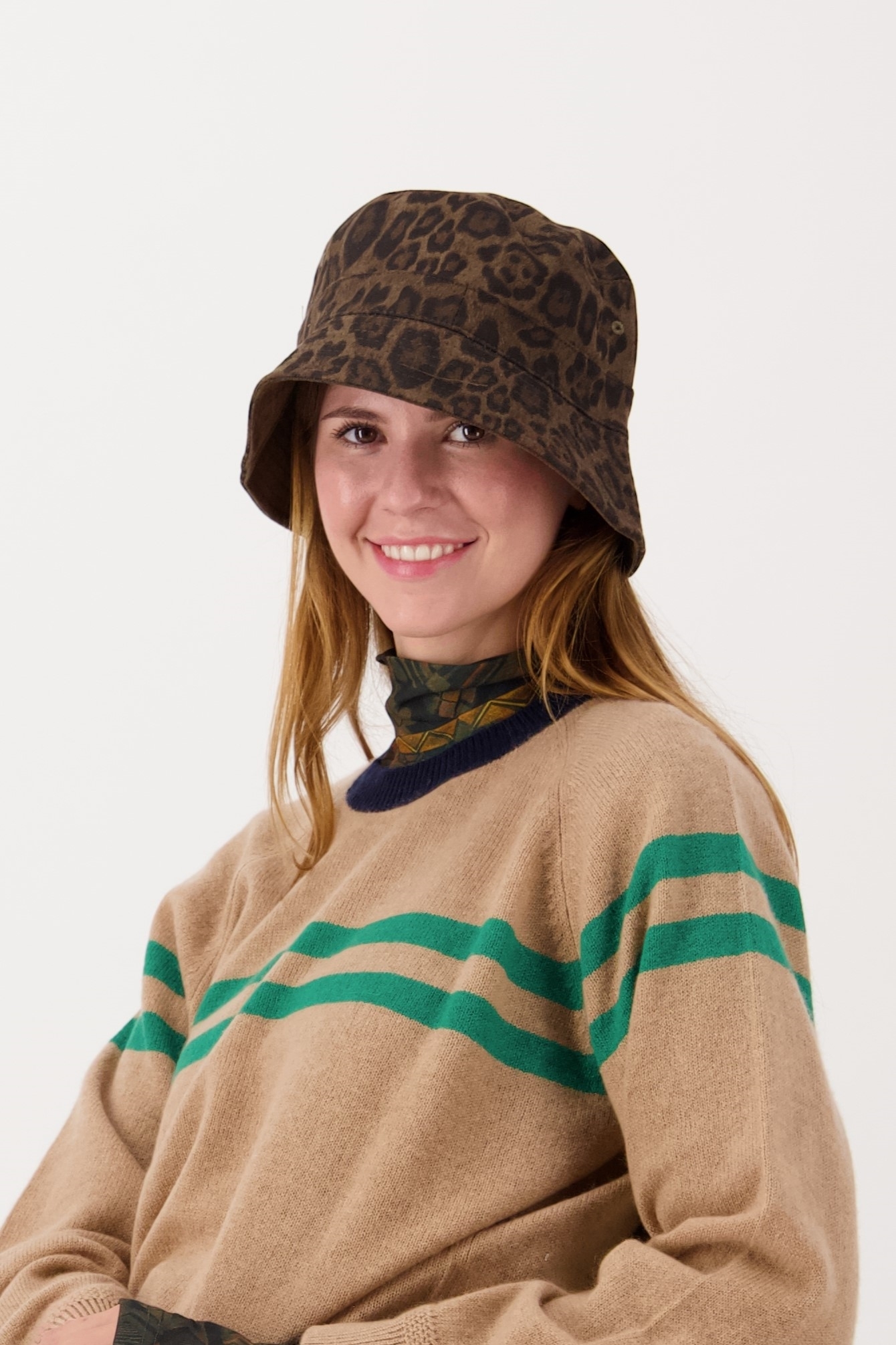 AMANDINE HA 101 BUCKET LEO ARMY