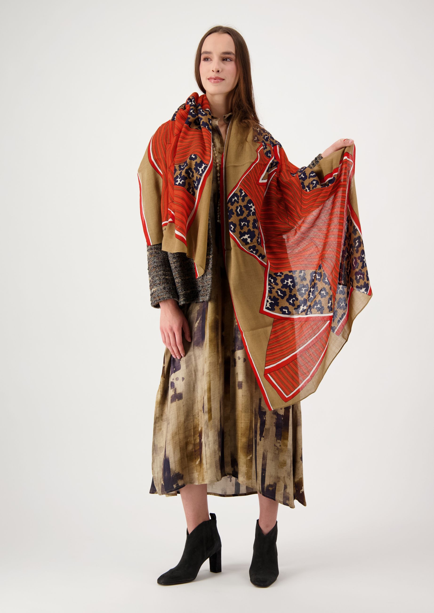 INOUI EDITIONS LOV ORANGE SCARF 70