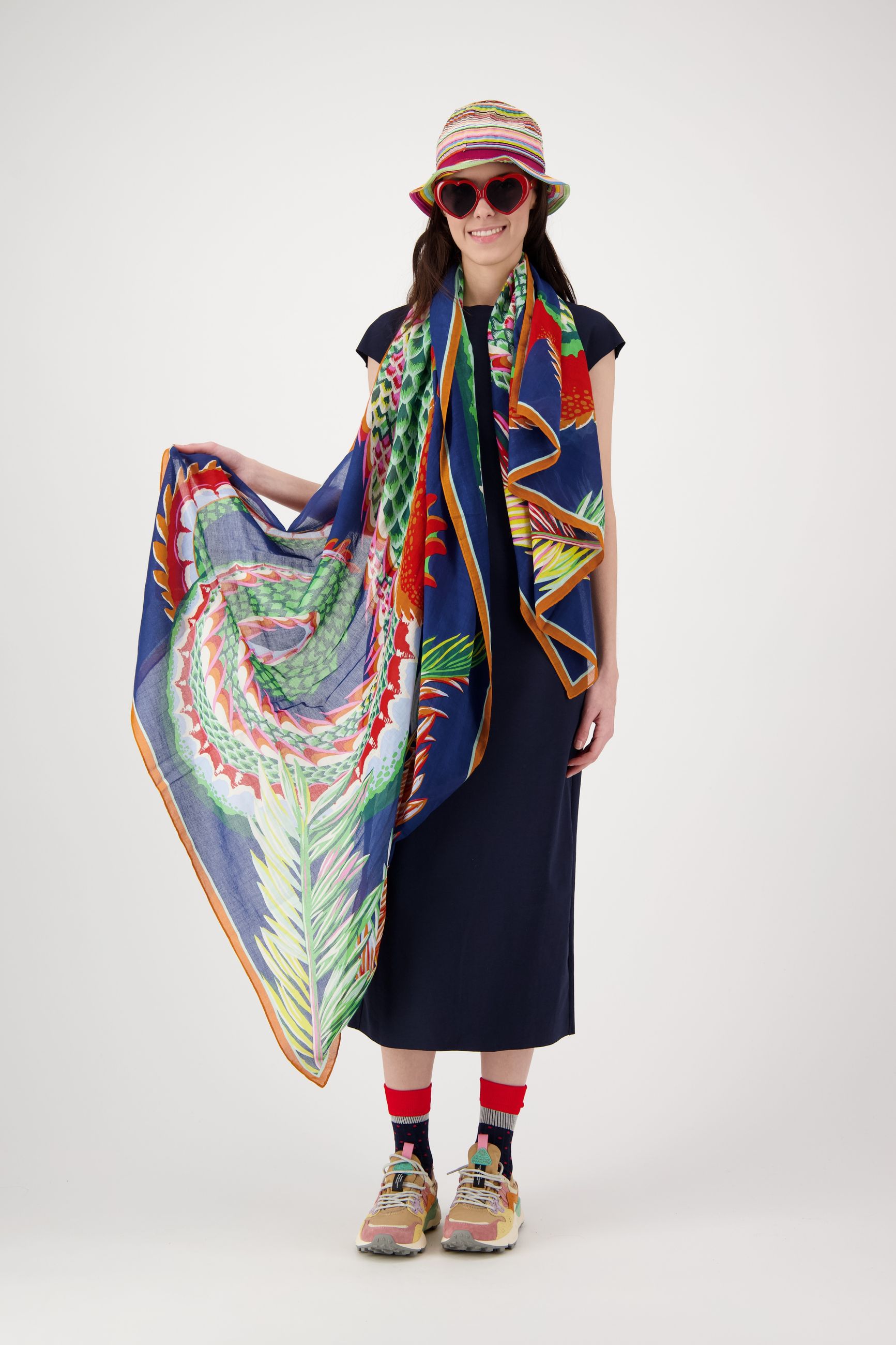 INOUI EDITIONS SCARF 100 CROCO DUCK BLUE