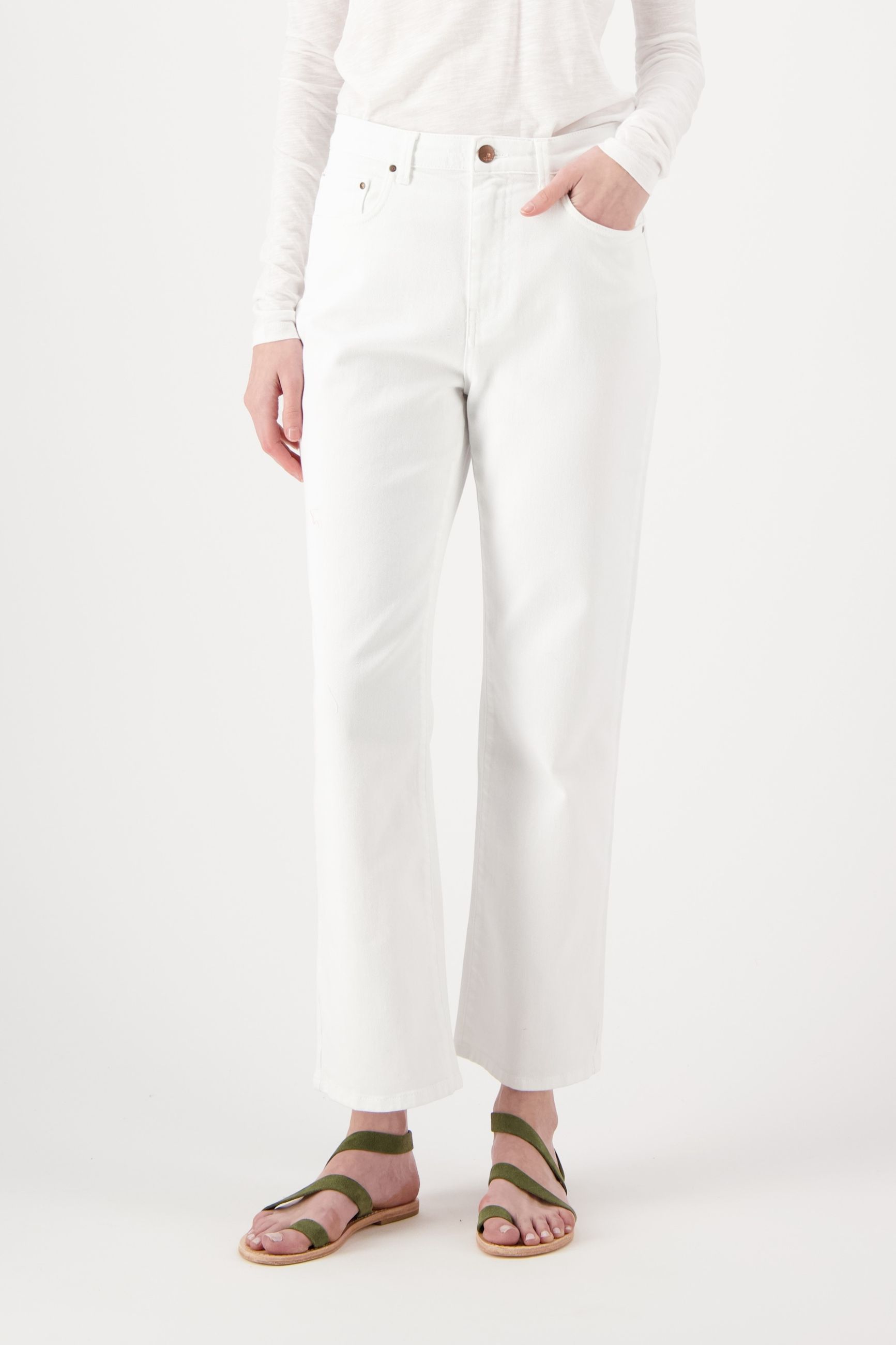 CIGALA'S 137 SLEEK STRAIGHT DYED 001
