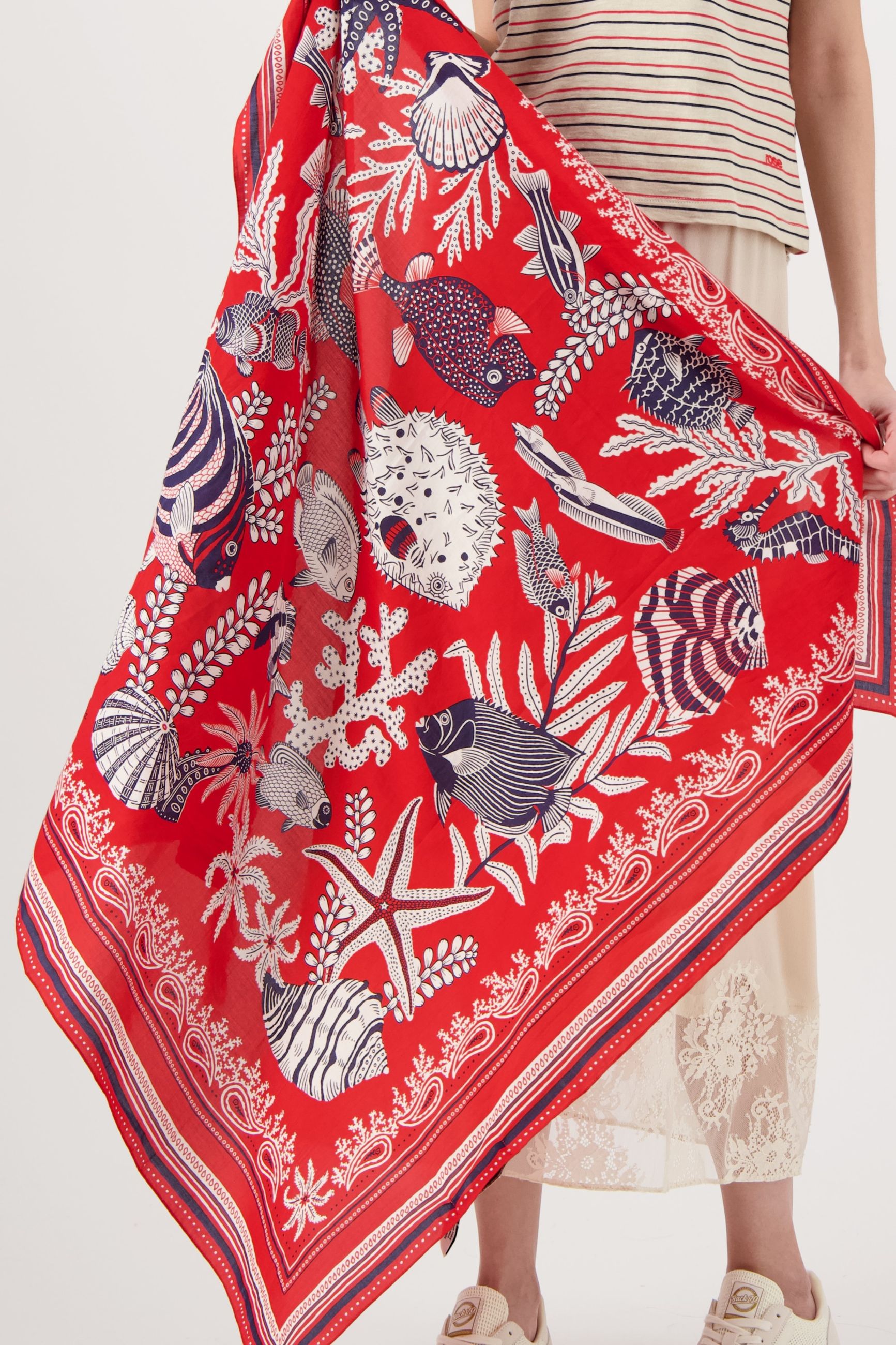INOUI EDITIONS SQUARE 100 NEPTUNE RED