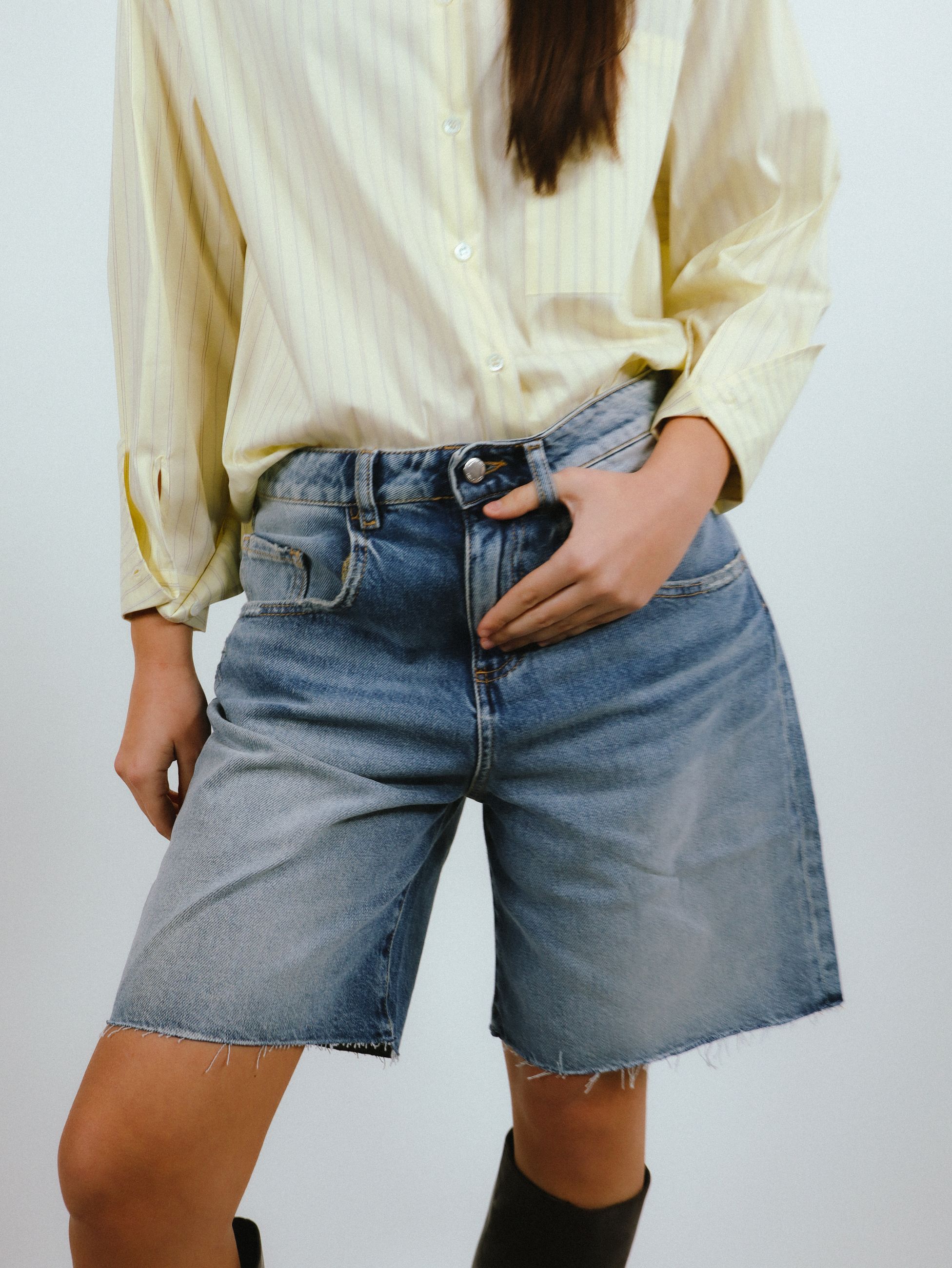 ICON DENIM BERMUDA IN JEANS TAGLIO VIVO