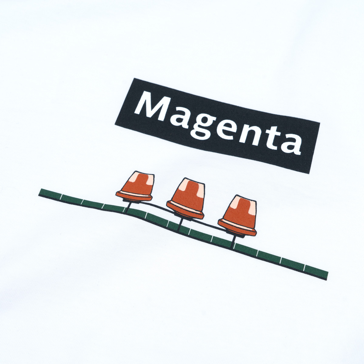 MAGENTA SKATEBOARD T-SHIRT