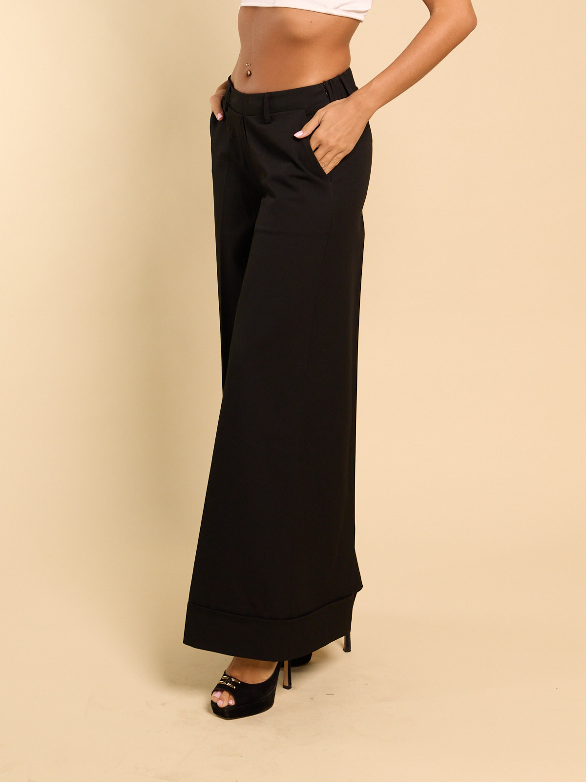 LANA CAPRINA Pantaloni Donna