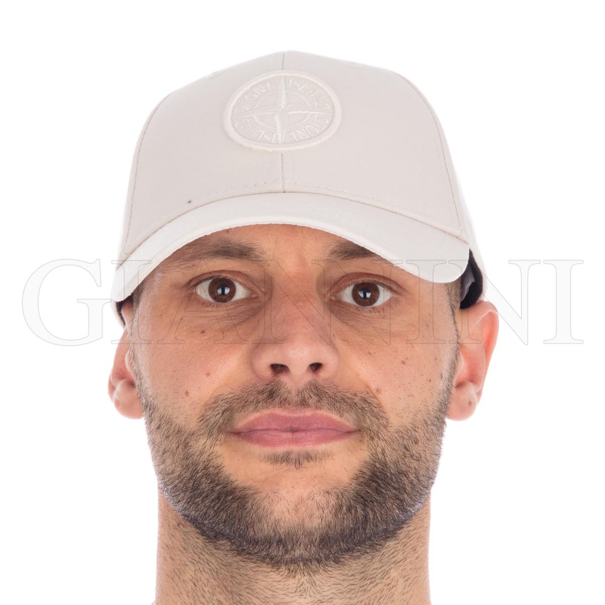 Berretto Stone Island berretto N17D6 Taglia U Colore STUCCO - Livio Sport Berretto Stone Island berretto N17D6 Taglia U Colore STUCCO - Livio Sport