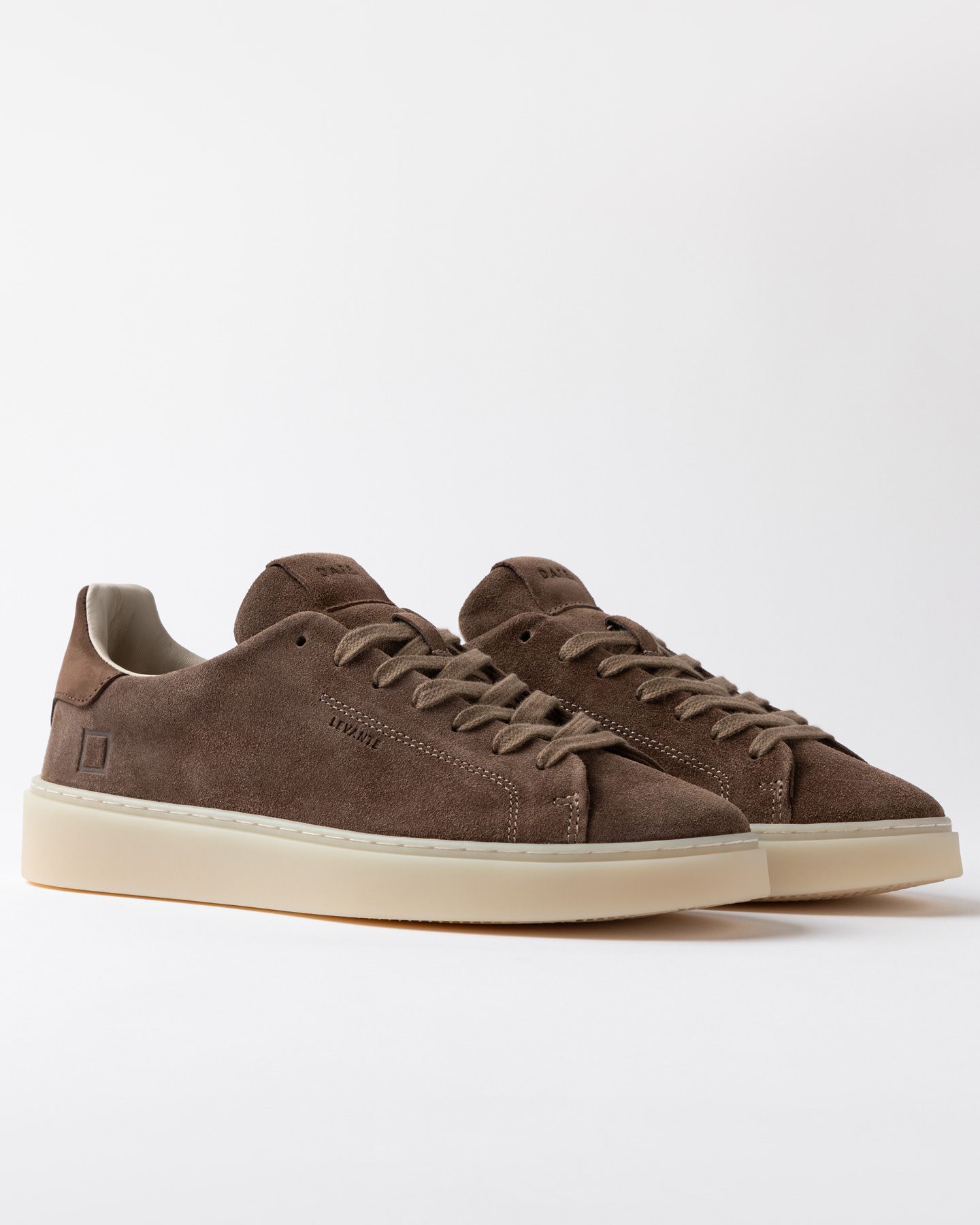 D.A.T.E Levantesuede.26