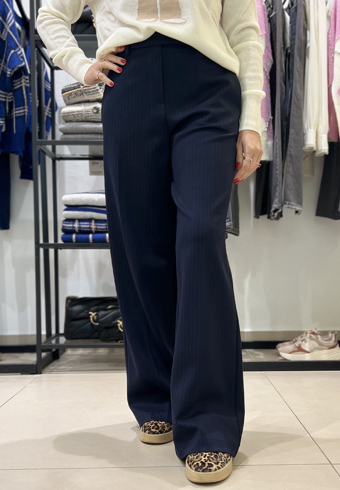 TENSIONE IN PANTALONE GESSATO