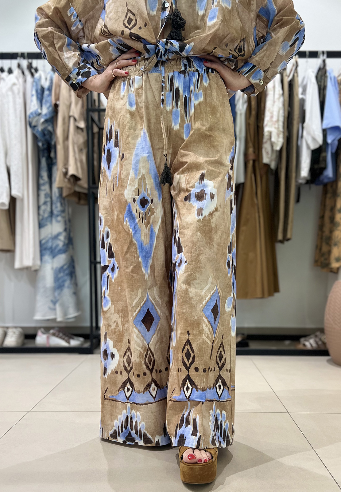 TENSIONE IN PANTALONE FANTASIA