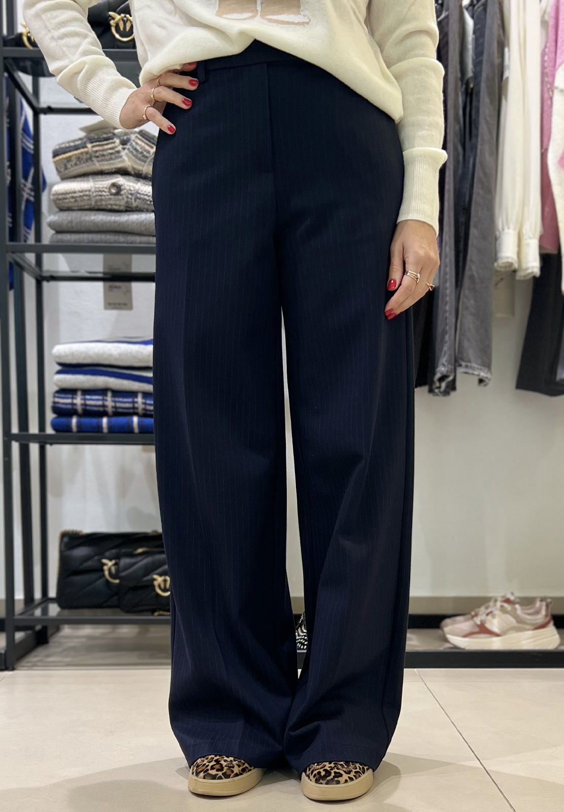 TENSIONE IN PANTALONE GESSATO