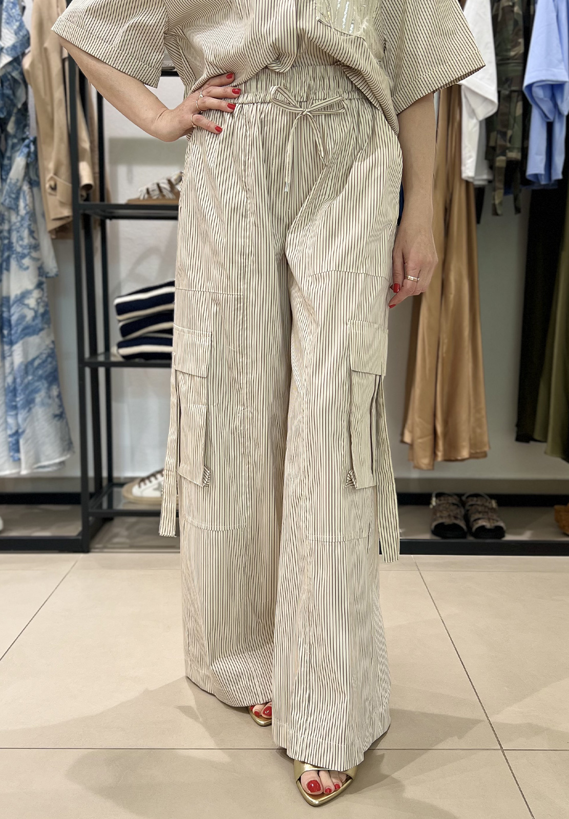 TENSIONE IN PANTALONE A RIGHE