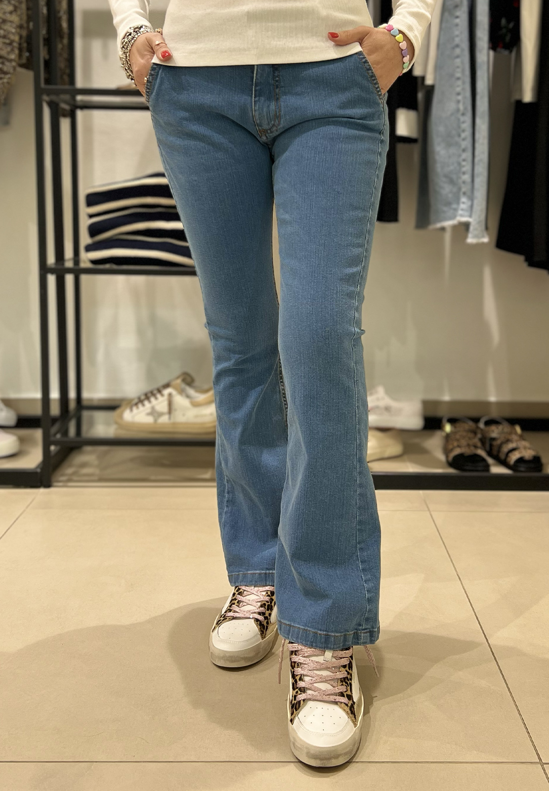 KIKISIX JEANS A TROMBETTA