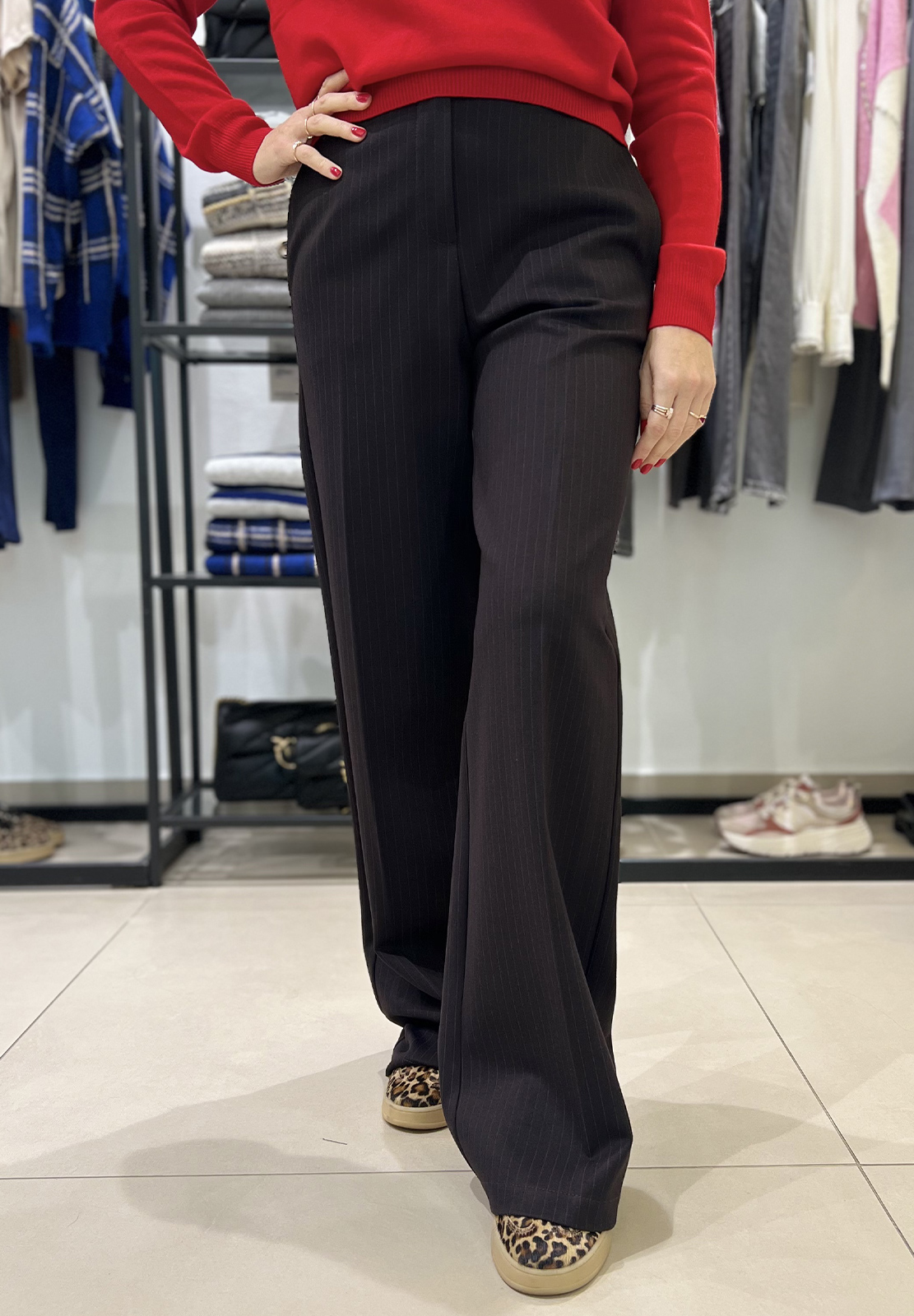 TENSIONE IN PANTALONE GESSATO