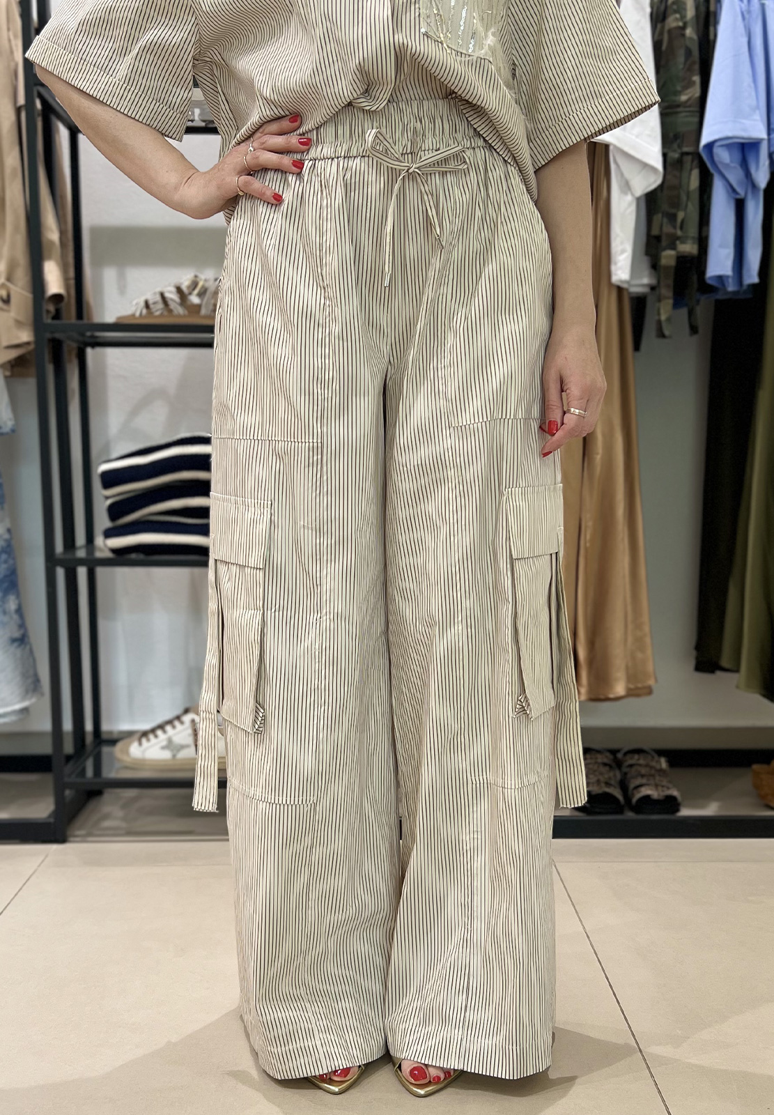 TENSIONE IN PANTALONE A RIGHE
