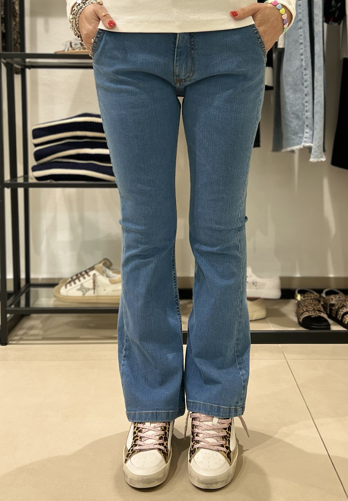 KIKISIX JEANS A TROMBETTA