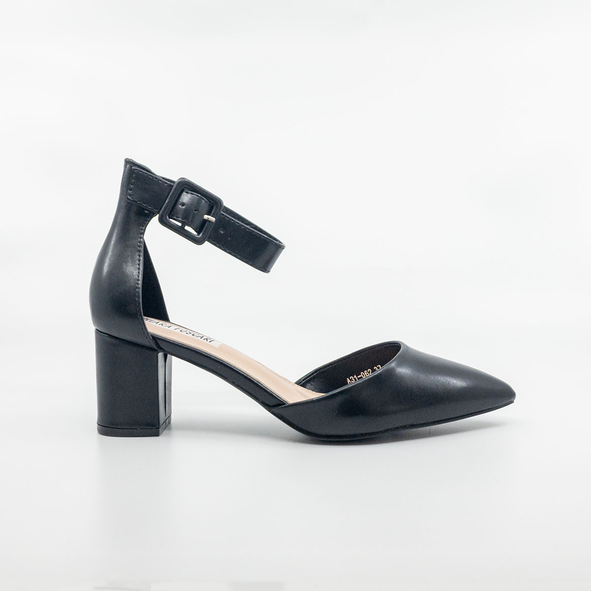 Décolleté nere a tacco largo con cinturino – Eleganza e comfort in ogni occasione