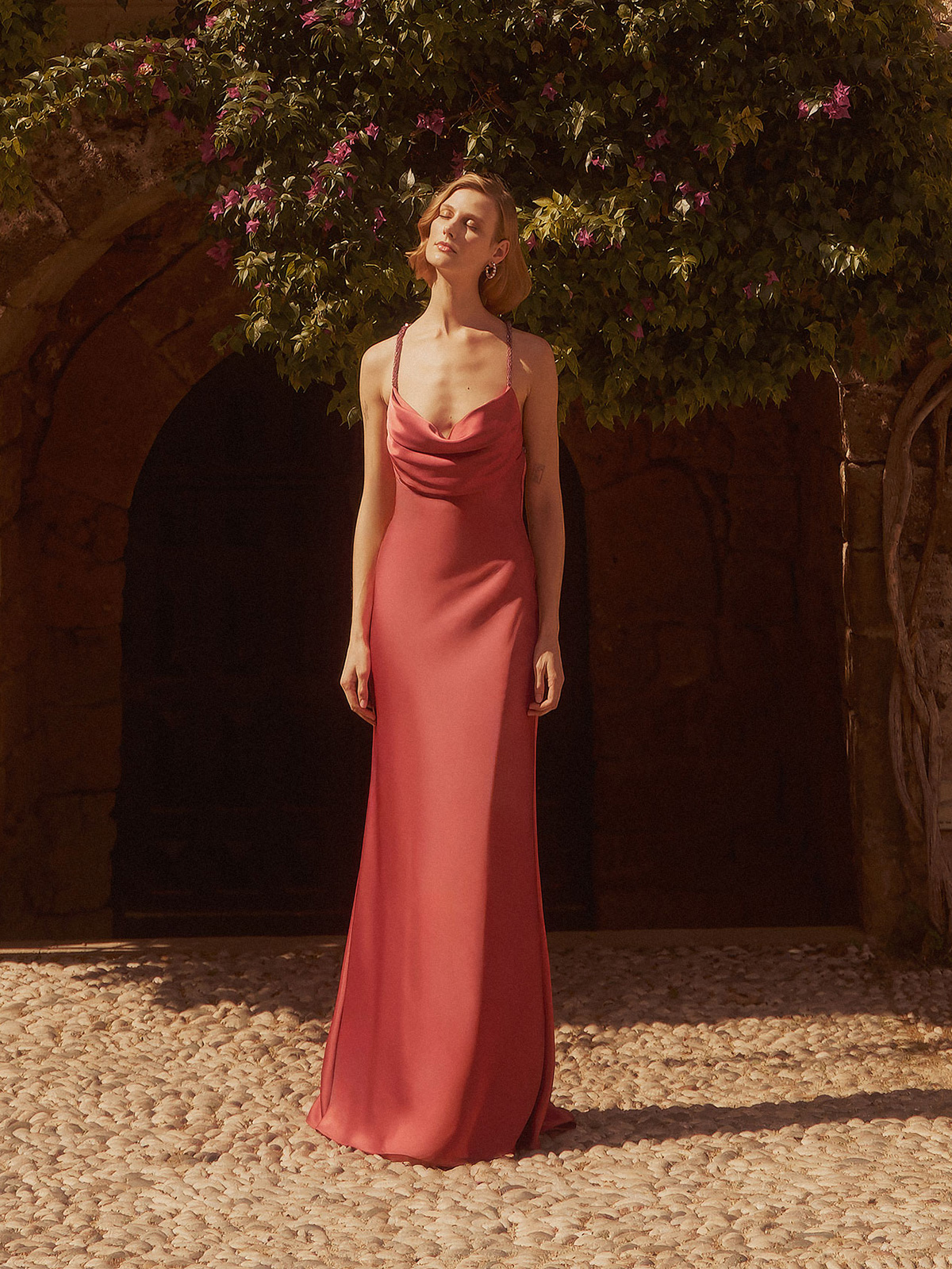 Abito Lungo da Cerimonia in Raso con Stola e Spalline Gioiello