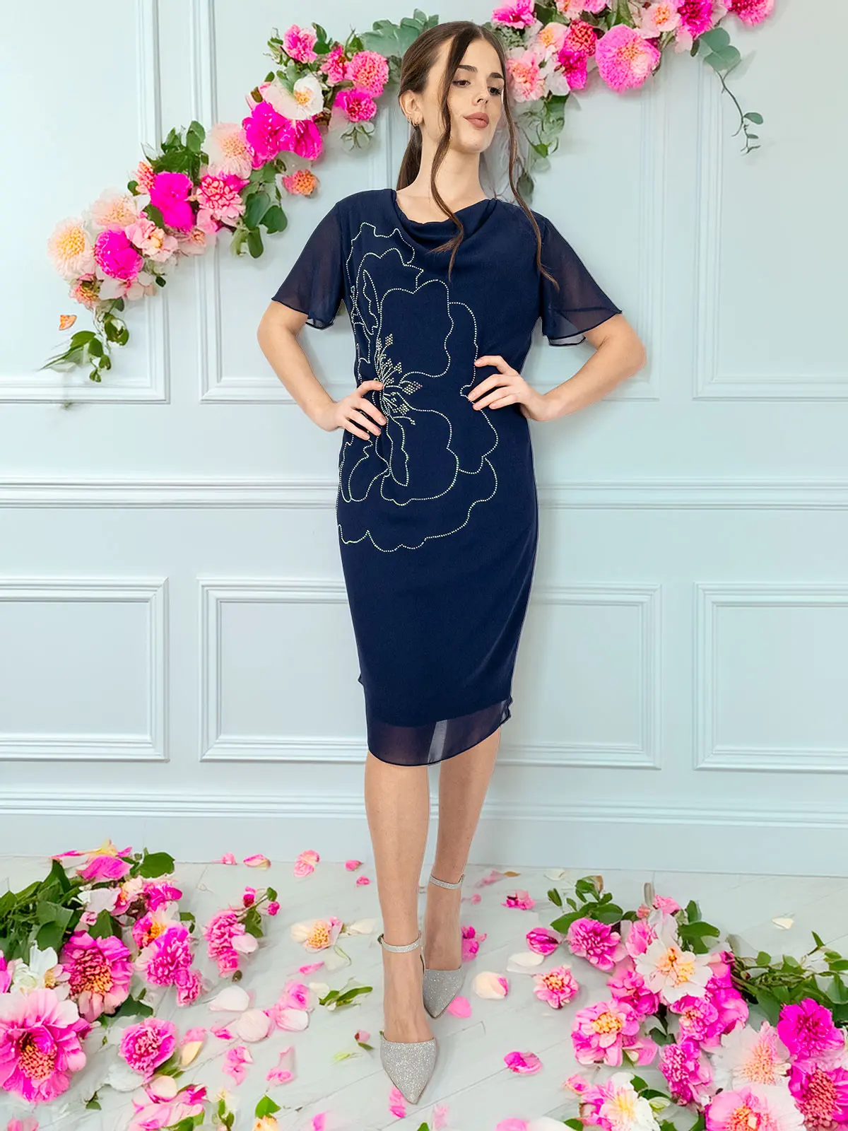 Abito corto da cerimonia curvy con spolverino raffinato
