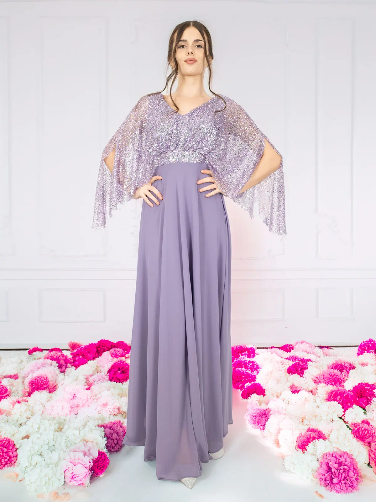 Abito lungo da cerimonia con dettagli eleganti