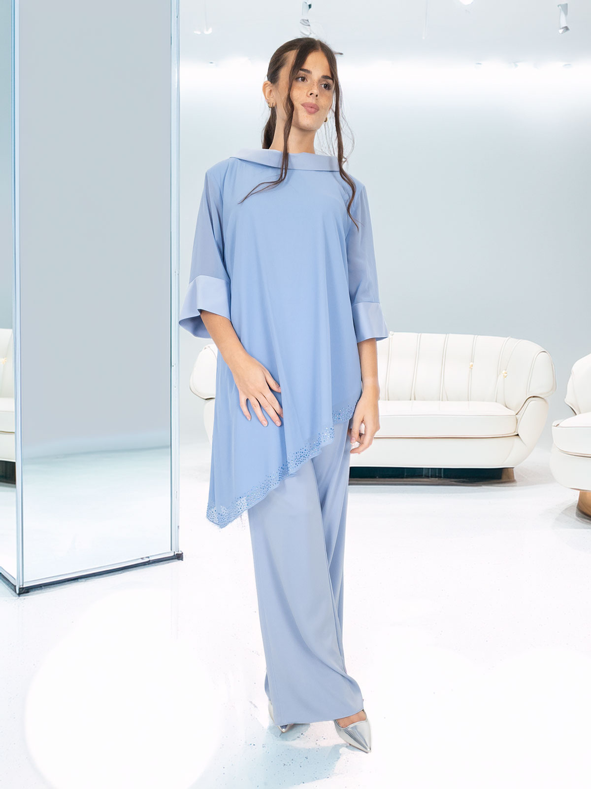 Completo Elegante Curvy con Casacca Asimmetrica e Strass – Modello YSE370TU4038