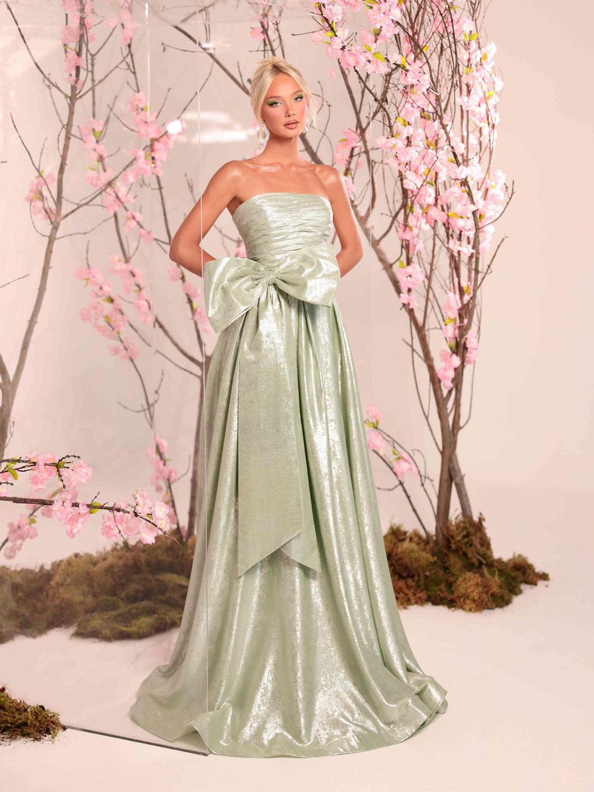 Abito da Cerimonia Lungo in Tessuto Spalmato con Fiocco 29603