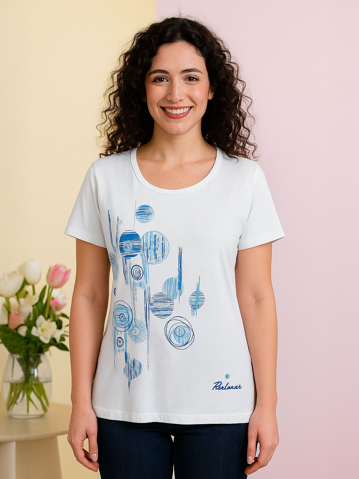 T-shirt donna in cotone con stampa a cerchi e dettagli brillanti
