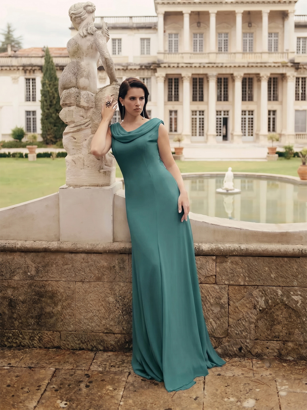Abito lungo curvy da cerimonia con stola e scollo a V