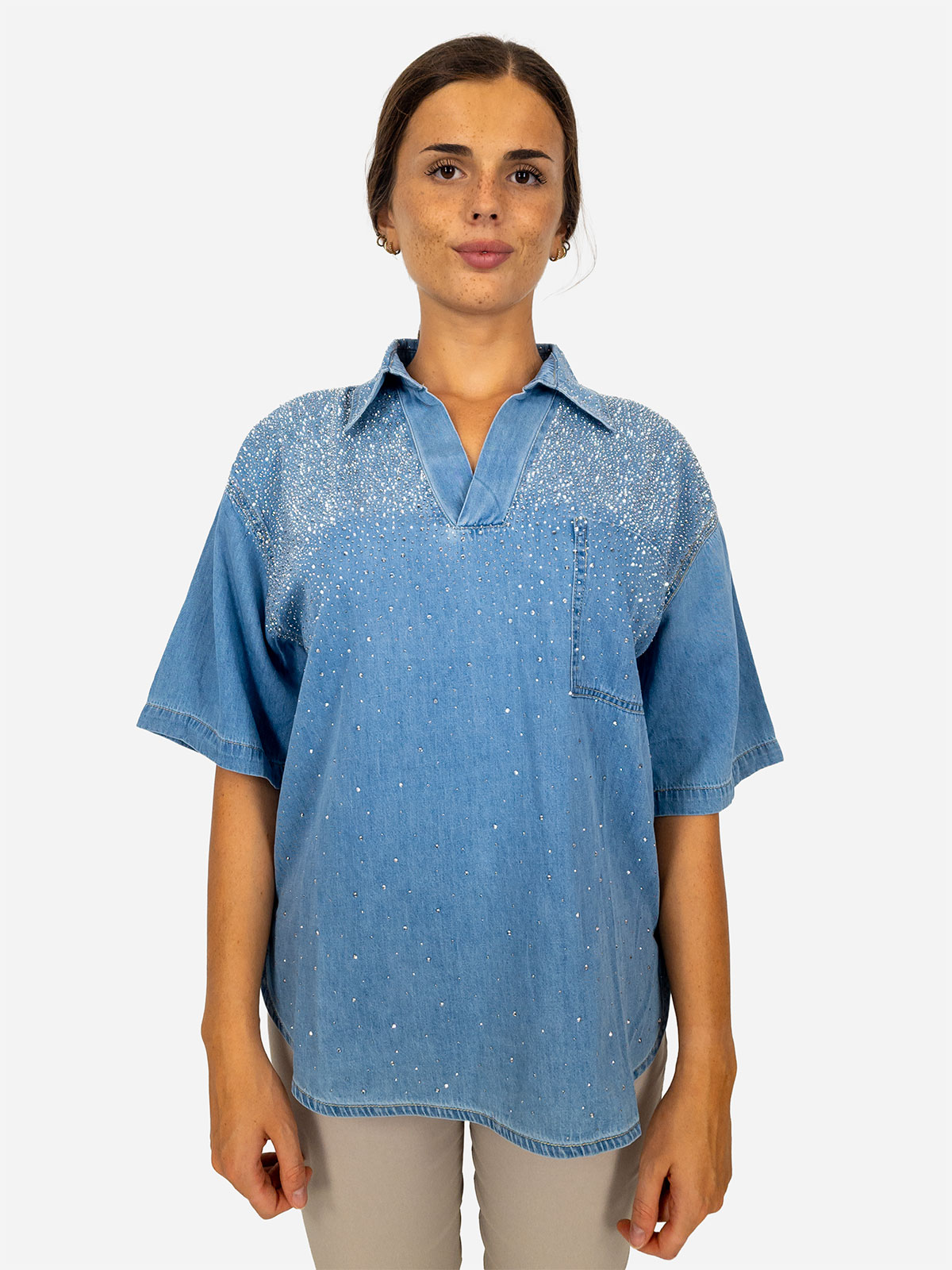 Camicia denim con strass e scollo a V