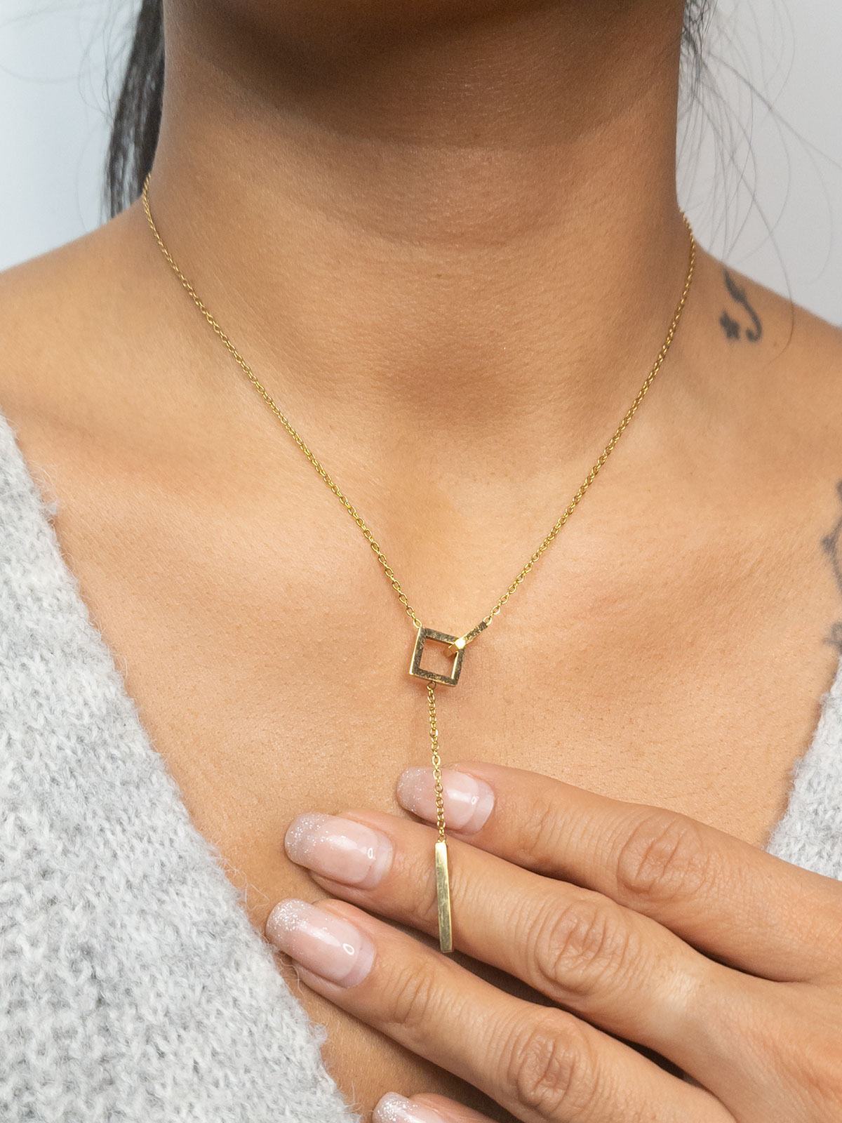 Strabello Bijoux Collana Geometrica Dorata a Nodo 87900-0