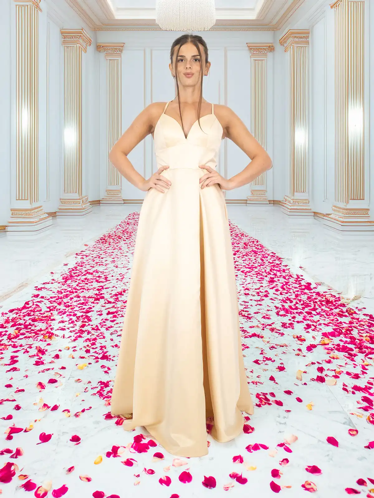 Abito lungo da cerimonia con spacco e stola – Eleganza minimal