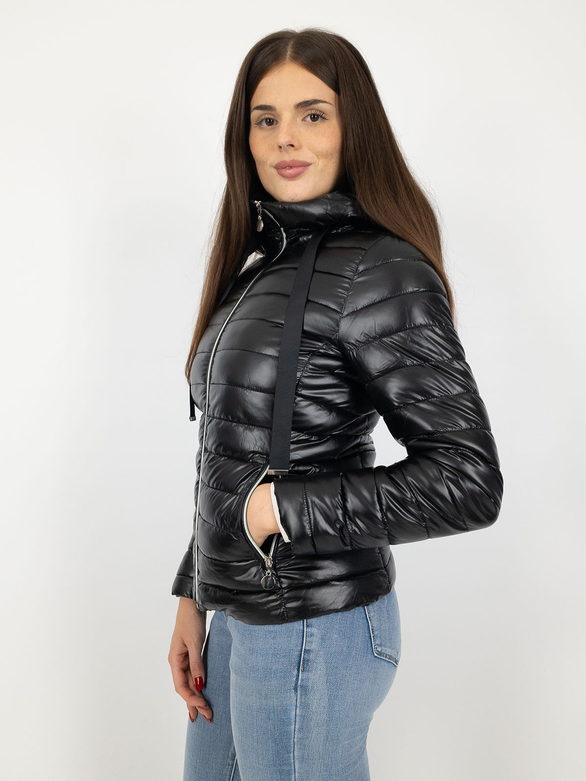 Piumino Donna Corto Imbottito Con Cappuccio Slim Fit