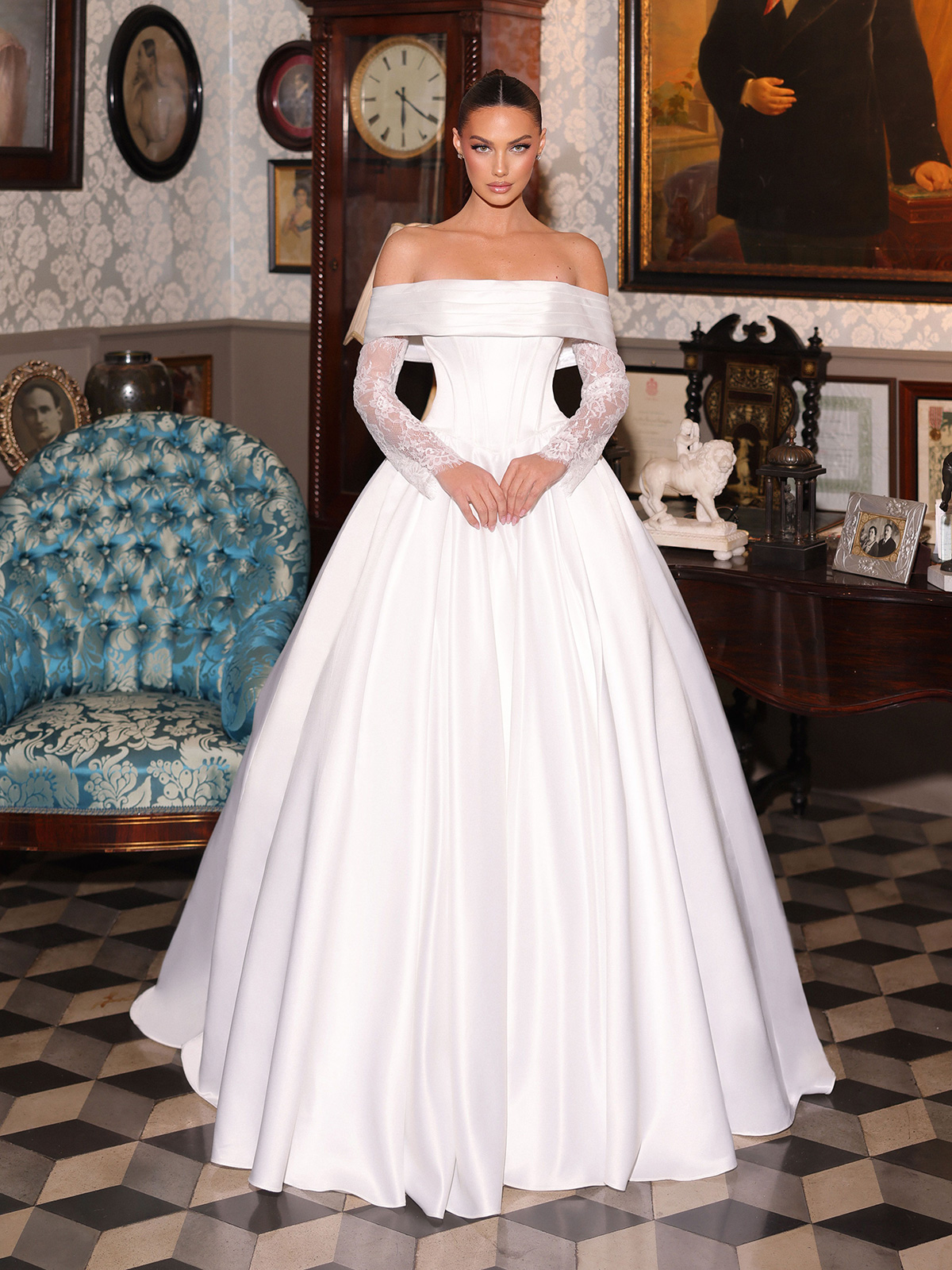 Abito da Sposa Stile Principessa con Scollo Omerale