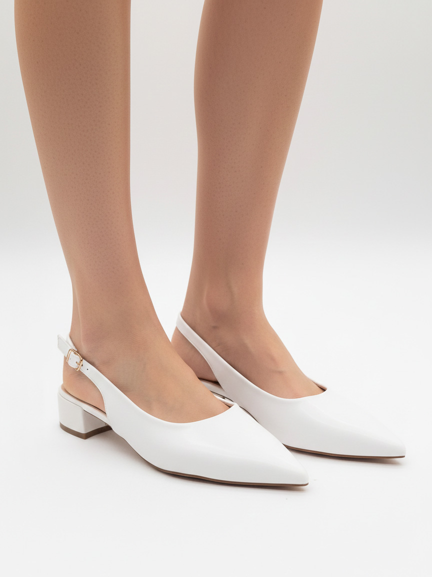 White bridal pumps with low 3.5 cm heel