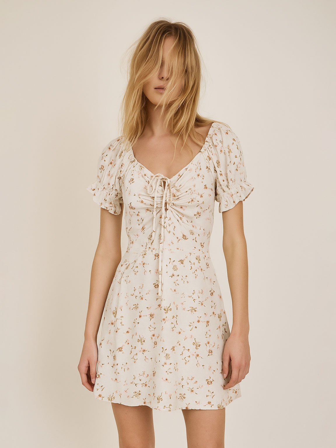 Short viscose dress with adjustable neckline