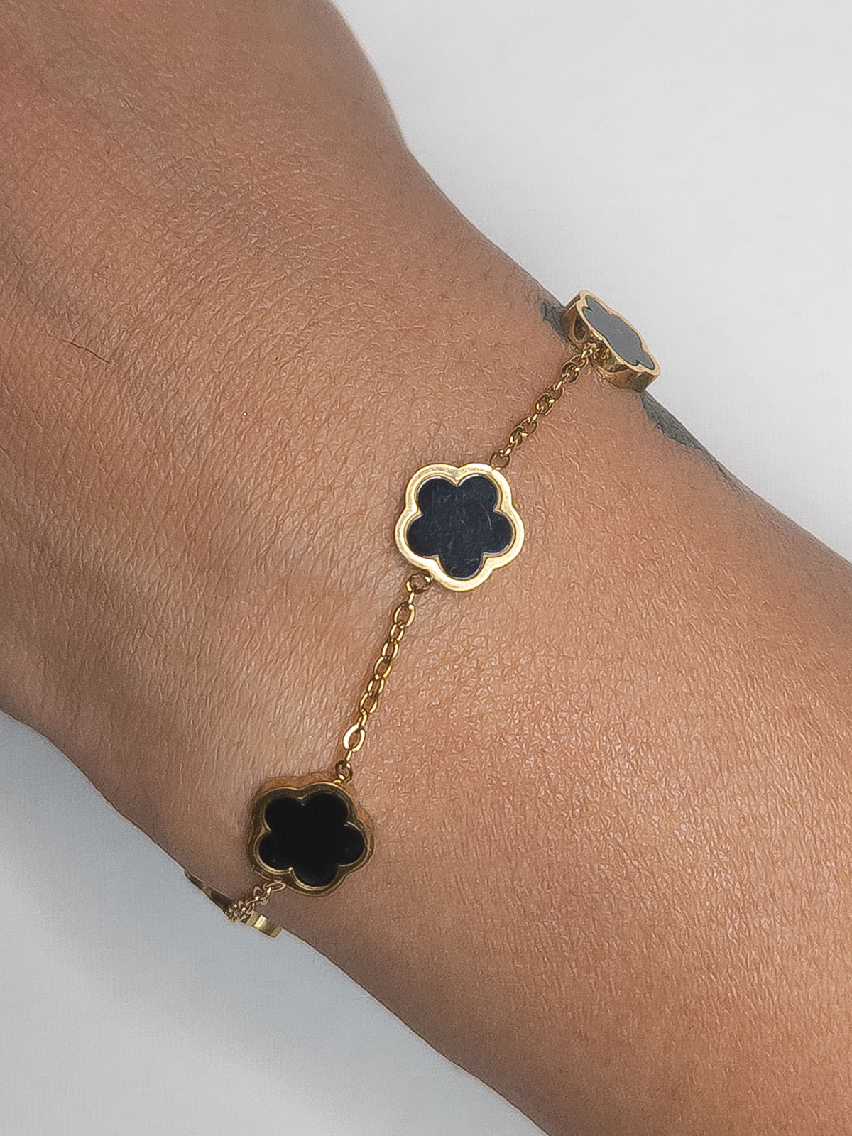 FREDDY Bracciale da Donna 5 Fiori Pendenti Bianco, Braccialetto in Acciaio Gold Inossidabile Ipoallergenico - Collezione Harmony - 20 cm, Diametro 6,5 cm