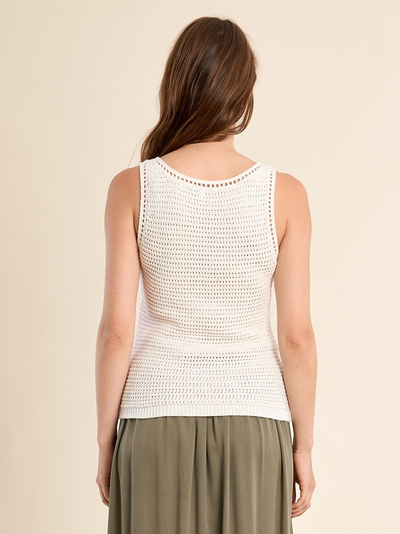 MOLLY BRACKEN N200EE