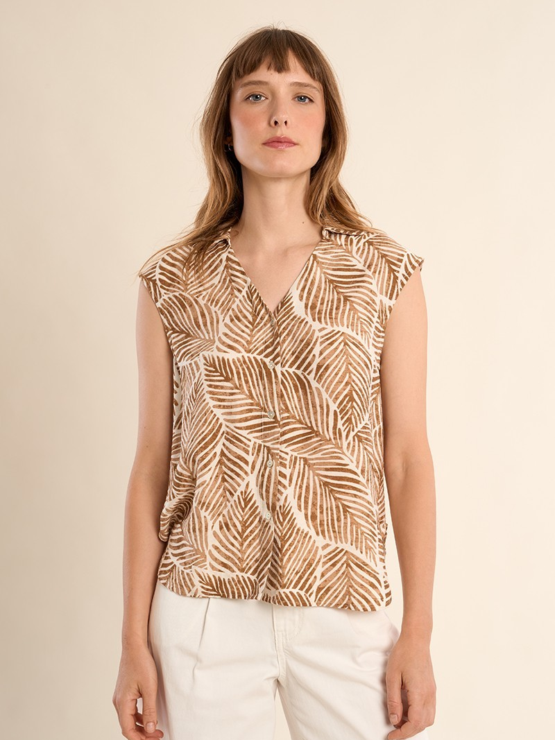 MOLLY BRACKEN N299EE