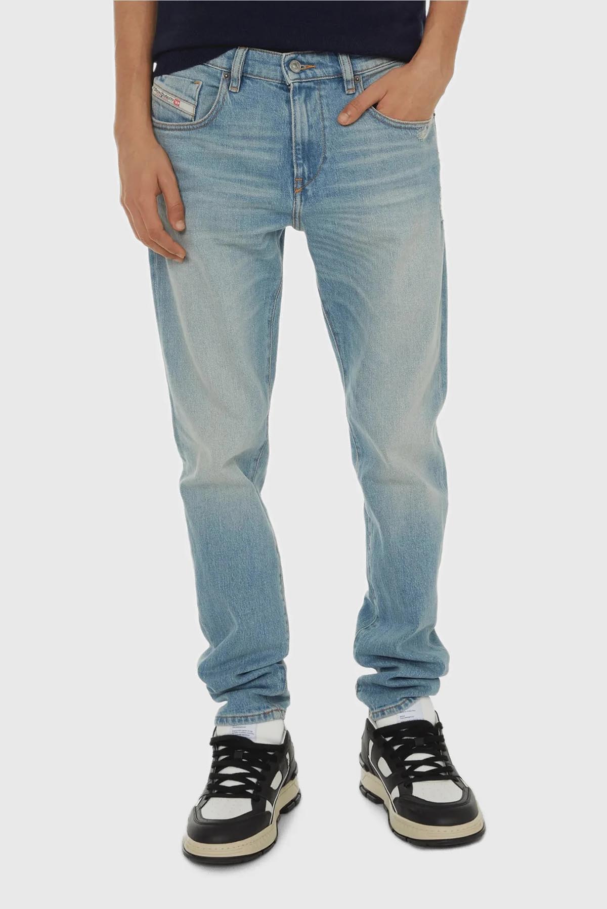 DIESEL A03558 D-Strunkt Jeans