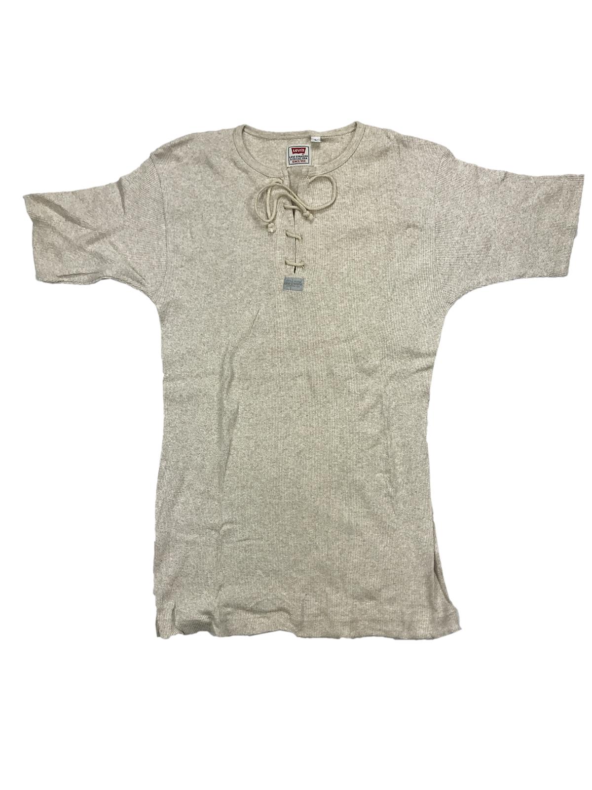 LEVI’S Laced Grand Dad Tee