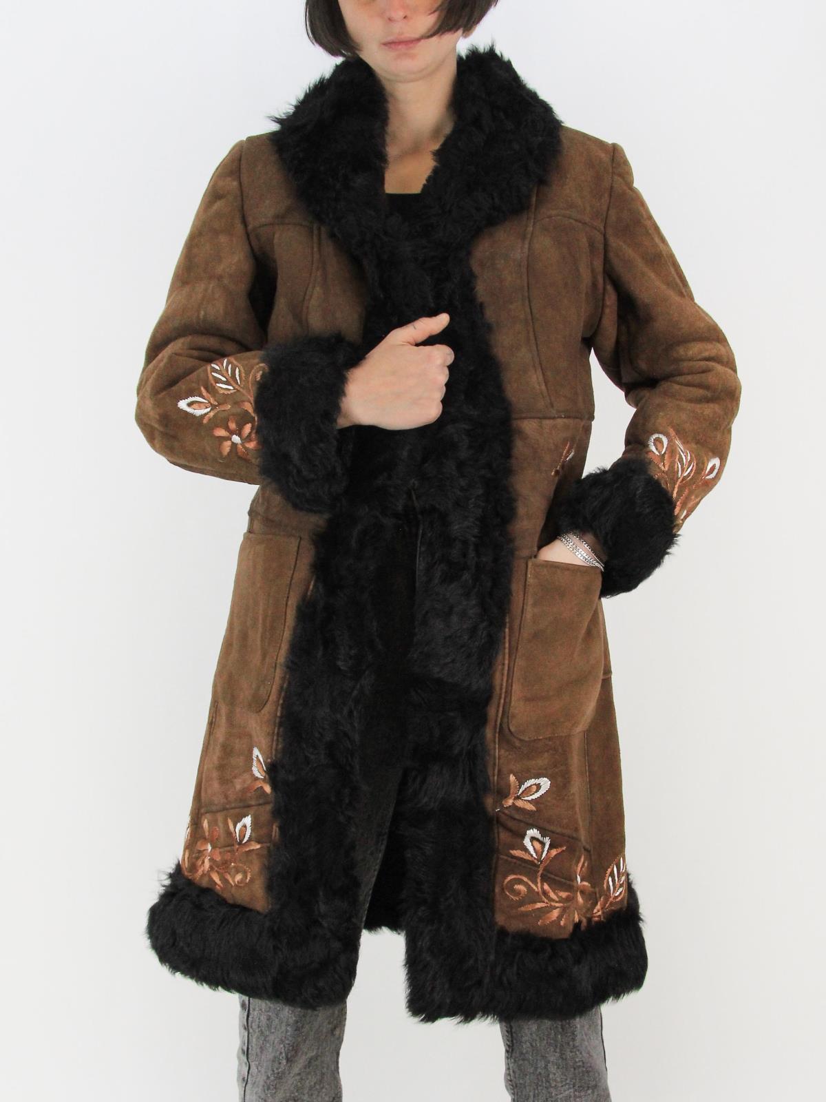 GIGOLÈ ARCHIVE Montone Pakistano 07