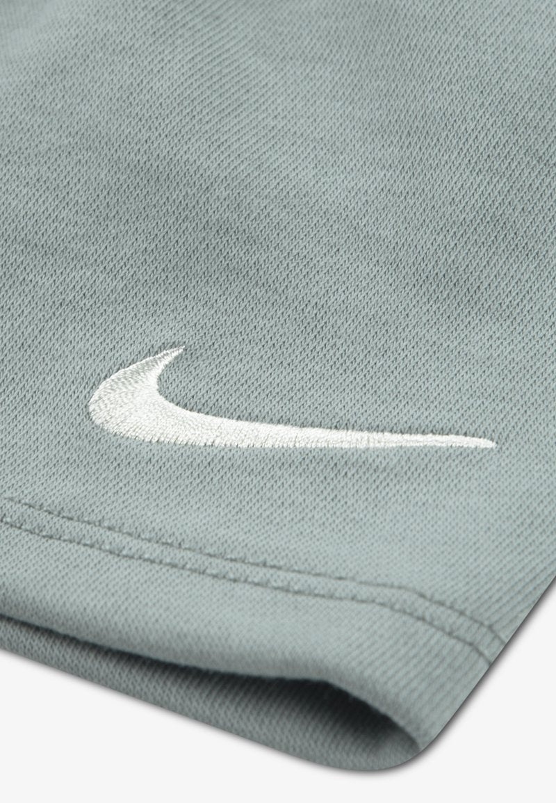 Nike T-shirt E Pantaloncini 66p028